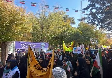 راهپیمایی یوم‌الله ۱۳آبان با حضور پرشور مردم در شهرستان شهرکرد 