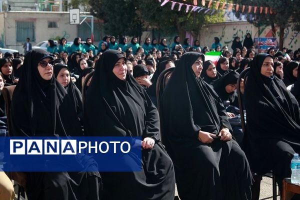 آیین نواختن زنگ بازگشایی مدارس در بهارستان‌2