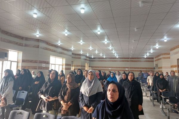 تشکیل جلسه انجمن اولیا و مربیان مدرسه حضرت معصومه(س) شاهد