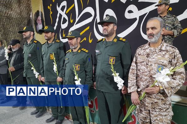 گلباران مزار شهدای ملارد با حضور مسئولان و خانواده‌های معظم شهدا 