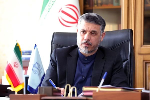 با شبکه‌های سازمان‌یافته احتکار و اخلال در بازار قاطعانه برخورد می‌شود