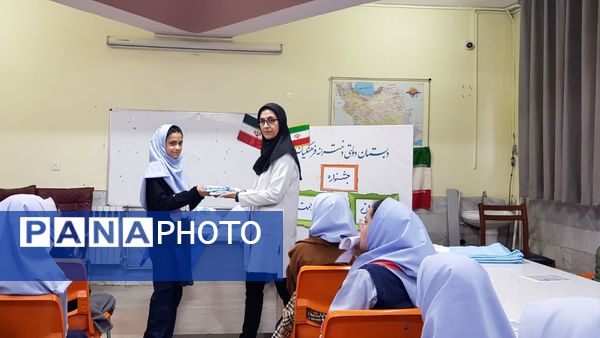 افتتاحیه سفیران سلامت در دبستان دخترانه فرهنگیان ۲