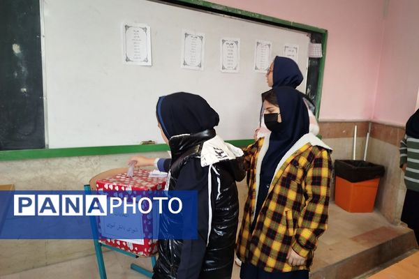 از کلاس تا صندوق رأی؛ تمرین مسئولیت در مدارس فشافویه