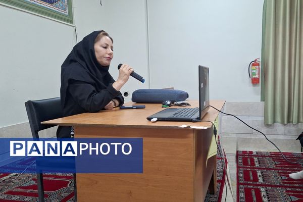 دومین جلسه آموزش خانواده در دبیرستان پویش