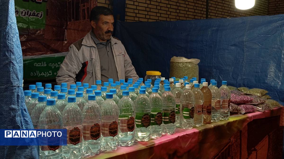 نمایشگاه «اقتصاد مقاومتی» شهرستان بن 
