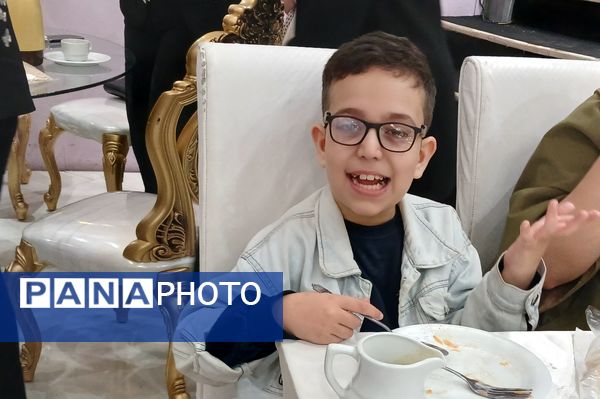 برگزار ضیافت افطاری ویژه دانش آموزان آموزشگاه استثنایی تاج الملوک ثلاث شهرستان ملارد 
