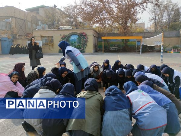 اجرای مانور سراسری زلزله در دبیرستان شاهد شیرودی