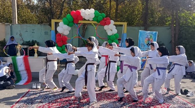  افتتاحیه المپیاد ورزشی درون مدرسه‌ای دبستان دخترانه بعثت۲