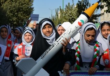 روایت دانش‌آموز خبرنگاران پانا بهارستان‌دو از یوم‌الله ۱۳ آبان