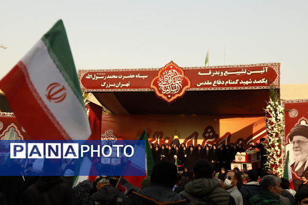 وداع باشکوه مردم با شهدای گمنام در قلب پایتخت