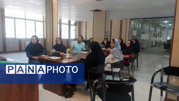 برگزاری دوره ۵۰ ساعته کارآفرینی با رویکرد KAB در پژوهش‌سرای خوارزمی