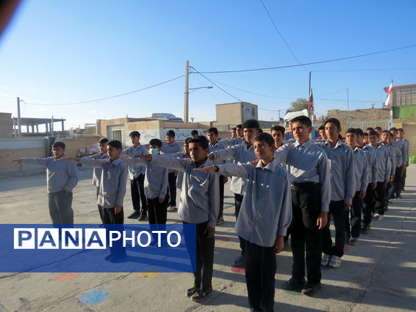 صبحگاهی شاد و پرنشاط در مدارس خاتم