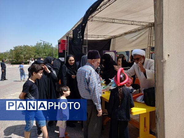 حضور دانش‌آموزان و فرهنگیان تربت‌جامی در عزاداری اربعین حسینی