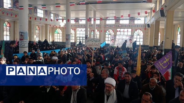 حضور دانش‌آموزان دبیرستان نمونه شهید سلیمانی بن در «همایش اقتدار بسیج» 