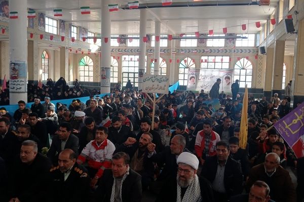 حضور دانش‌آموزان دبیرستان نمونه شهید سلیمانی بن در «همایش اقتدار بسیج» 