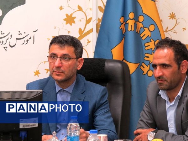 نشست معاون پیشگیری و تشخیص توانبخشی سازمان آموزش پرورش استثنایی کشور با مدیران مرکز  استان
