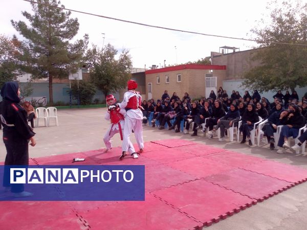 المپیاد‌ ورزشی درون مدرسه ای در دبیرستان فاطمیه