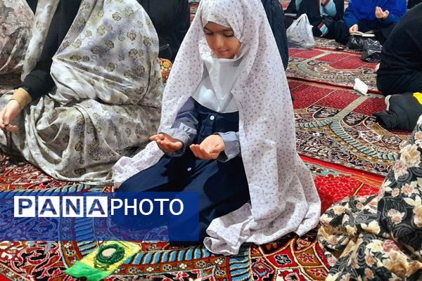 نماز عبادی جمعه این هفته با حضور پرشور مردم مؤمن و ولایت‌مدار ورامین 