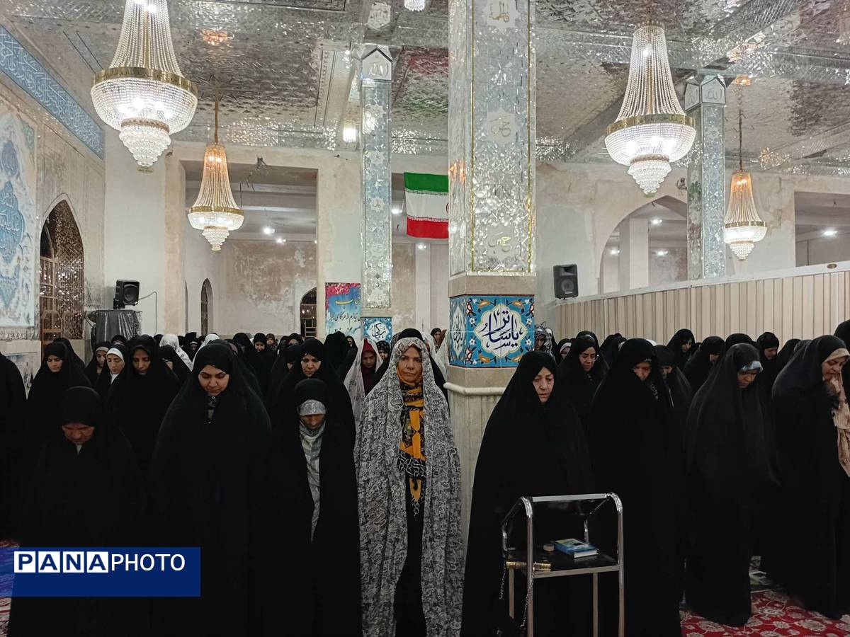 نماز جماعت در شب میلاد پیامبر اکرم (ص) و امام صادق (ع) در کاخک