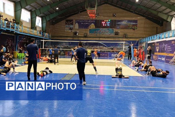 جدال حساس هفته دوم لیگ برتر با برتری قاطع میهمان پایان یافت