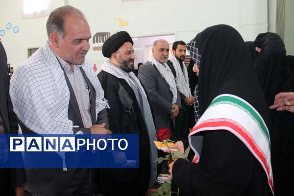 نواختن زنگ ایثار، شهادت و نماز در آموزشگاه ولایت شهرستان فریمان