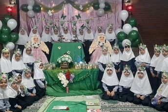 درخشش قرآن در دستان کلاس اولی‌های دبستان قدس ناحیه 4 کرج