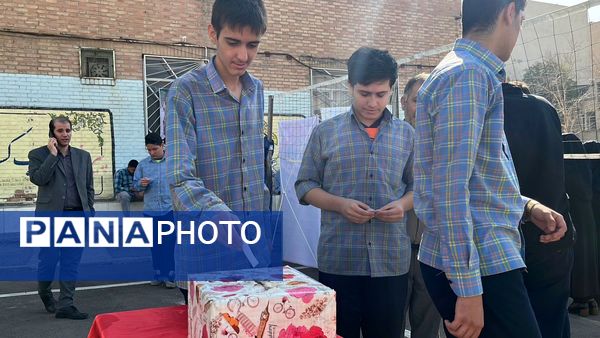 برگزاری انتخابات انجمنهای ورزشی با حضور مسئولان آموزش و پرورش منطقه۱۵