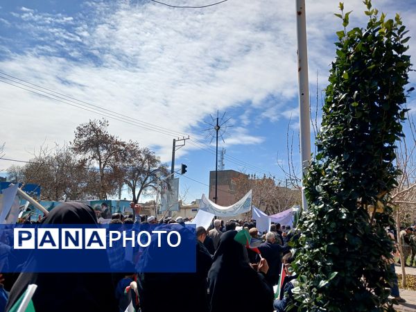 حضور باشکوه مردم، دانش آموزان و فرهنگیان منطقه رضویه در راهپیمایی روز جهانی قدس 