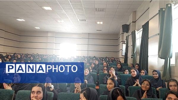  آغاز سال تحصیلی در دبیرستان فرزانگان‌ یک ناحیه 2 شیراز