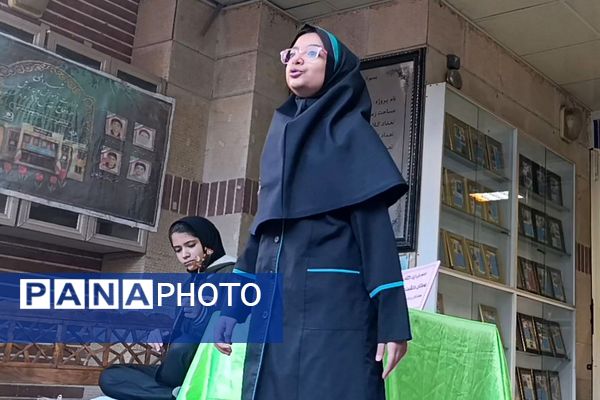 ایجاد غرفه‌های کتاب توسط دانش‌آموزان به مناسبت هفته کتاب و کتابخوانی در ناحیه دو شهرری 