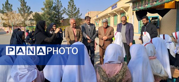 ایستگاه سبز طبیعت در مدرسه شهید رزمی خلیل آباد