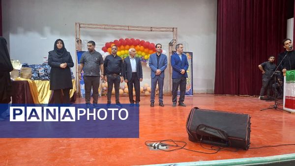برگزاری جشن ستارگان دبیرستان دخترانه هیات امنایی نیایش
