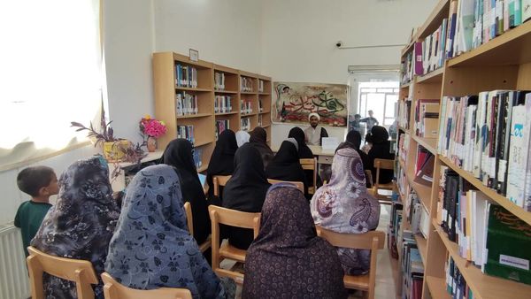 برگزاری نشست و مسابقات فرهنگی در کتابخانه عمومی عارف بجنوردی 
