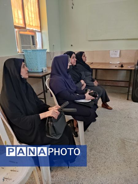 جشن میلاد حضرت زینب(س) و بزرگداشت روز پرستار در هنرستان زهرای مرضیه بندرعباس