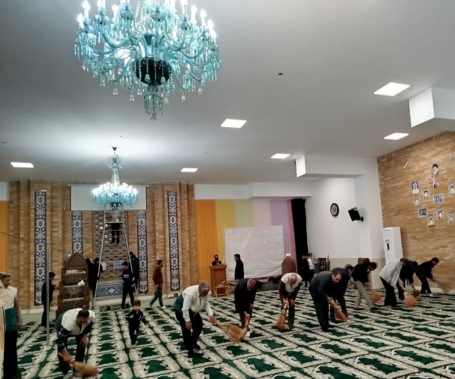 غبار روبی مسجد خاتم النبیین بیرجند به مناسبت فرا رسیدن ماه رمضان 
