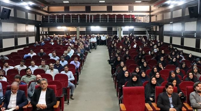 نشست صمیمانه مدیران آموزش متوسطه در کانون فرهنگی‌تربیتی شهید کافی
