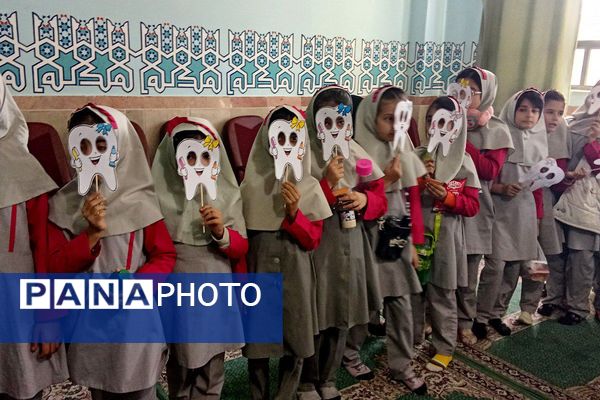  طرح مسواک‌زدن گروهی در دبستان شهدای معلم 