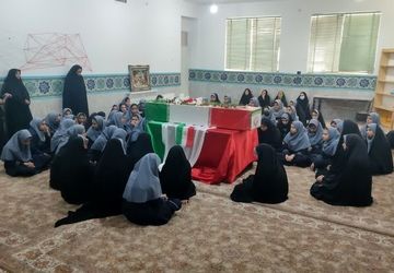  مراسم بدرقه شهید گمنام در دبیرستان سادات زارچ 