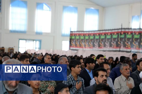 استقبال باشکوه مردم لنده از شهدای گمنام