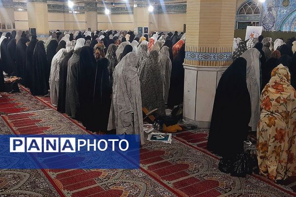 نماز عبادی جمعه این هفته با حضور پرشور مردم مؤمن و ولایت‌مدار ورامین 