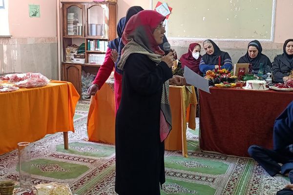 مراسم جشن یلدا در دبیرستان حضرت رقیه(س) ورامین