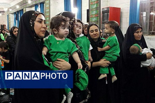 حضور خردسالان شیرخواره در مراسم گرامی داشت شهادت طفل شش ماهه امام حسین (ع)