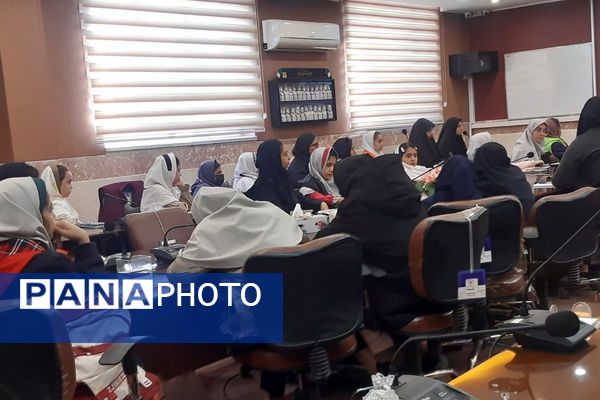 جلسه آموزش خبرنگاری در شهرستان رباط‌کریم