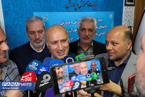 مراسم بدرقه تیم‌های ملی فوتسال دانش‌آموزی پسران و دختران ایران به رقابت‌های جام جهانی