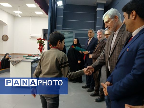 آیین تکریم و تجلیل از پژوهشگران برتر ناحیه۶
