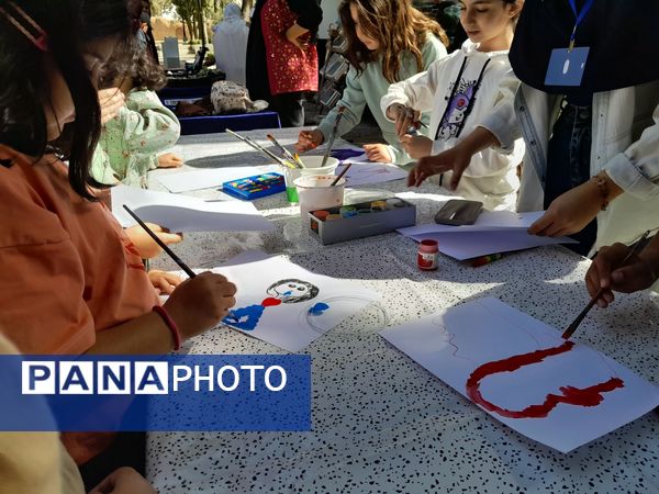 همایش کودک و شاهنامه در آرامگاه فردوسی 