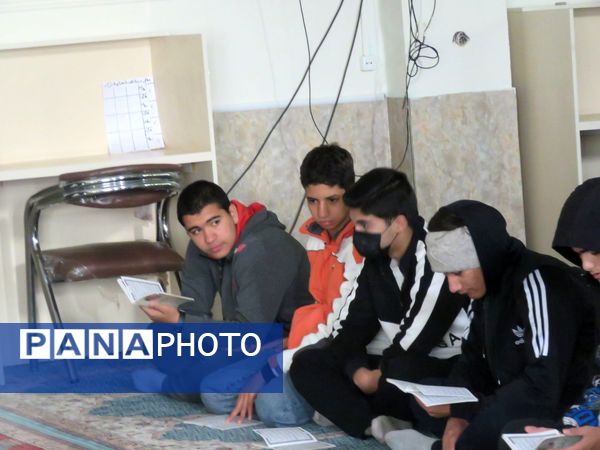 عزاداری شهادت حضرت فاطمه زهرا (س) و قرائت زیارت عاشورا در دبیرستان شاهد ابوذر غفاری 