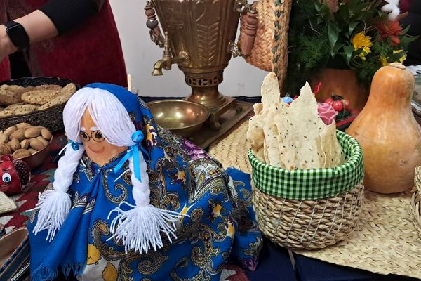 رنگین‌کمان فرهنگ‌ها در دل شهریار؛ جشنواره‌ای با طعم غذاهای محلی و لباس‌های رنگارنگ