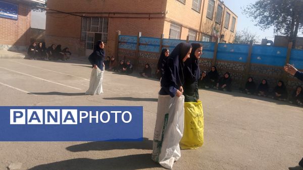 برگزاری المپیاد ورزشی در دبیرستان زنده یاد رقیه مظفری نیا