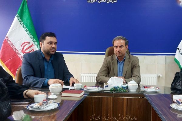 کمک به آرامش روانی جامعه و تبیین پیروزی‌ها کمتر از رشادت نیروهای مسلح نیست